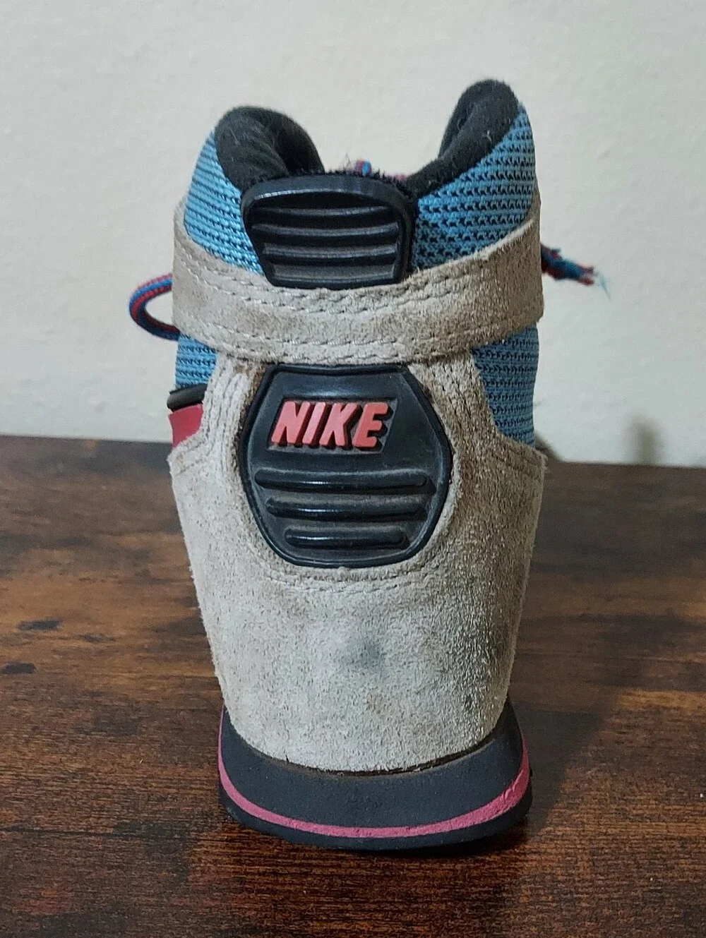 Vintage 80's 90's OG Nike lava High hiking Boots womens size 9